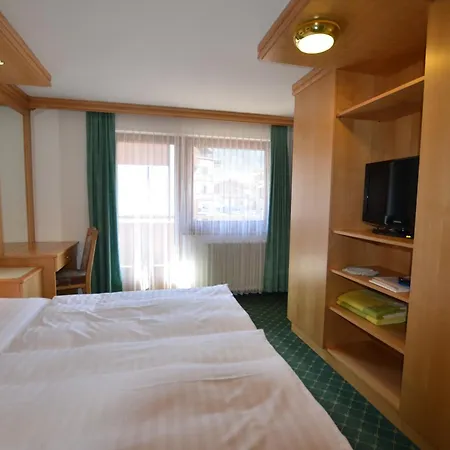 Haus Monika Und Haus Claudia Гостьовий будинок Майргофен