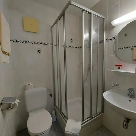 Haus Monika Und Haus Claudia Гостьовий будинок