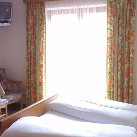 Haus Monika Und Haus Claudia 게스트하우스 2*