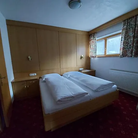 Gasthof Haus Claudia Und Haus Monika 2*