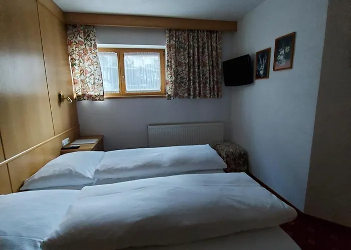 Haus Monika Und Haus Claudia מאיירהופן