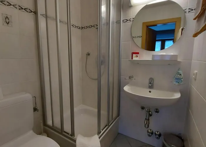 Πανσιόν Haus Monika Und Haus Claudia 2*