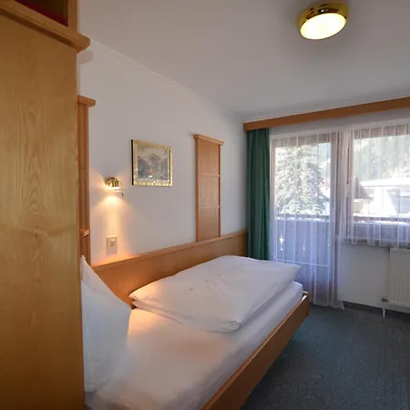 Haus Monika Und Haus Claudia Pensjonat Mayrhofen